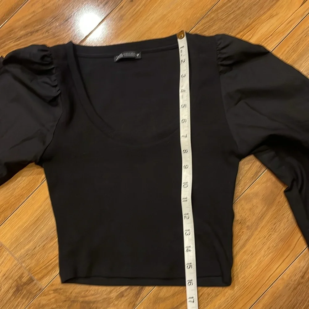 Zara puff sleeve size medium top